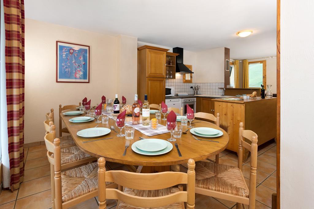 Madame Vacances Les Chalets Du Praz La Plagne Room photo